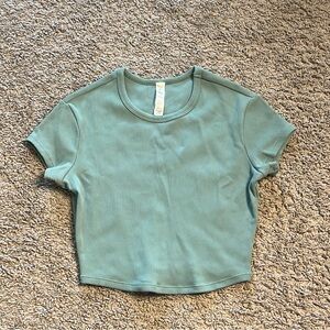 Alo seagrass ribbed crop top size M